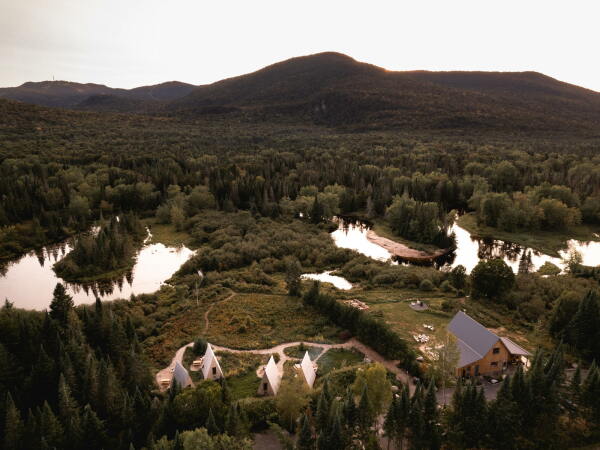 Ferienanlage in der Provinz Quebec von Atelier LAbri