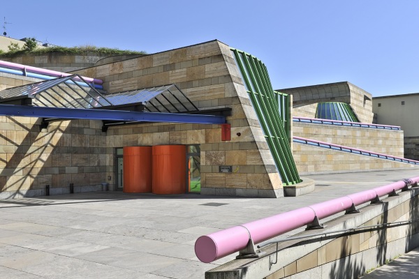 Eingang zur Neuen Staatsgalerie Stuttgart