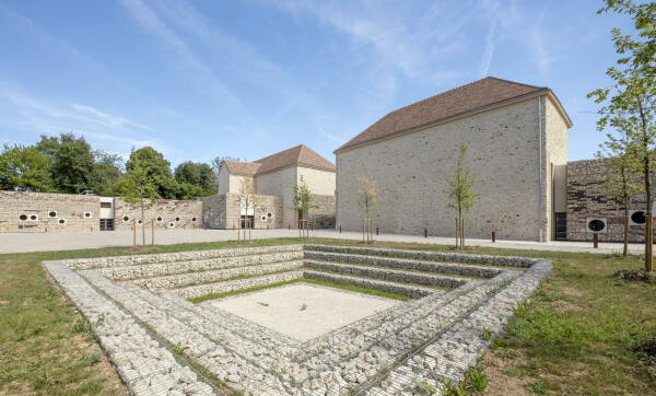 Kulturzentrum in Chessy von OPUS 5 Architectes