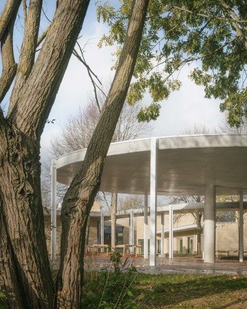 Kindergarten, Spielplatz und Mehrzweckhalle in Dilbeek