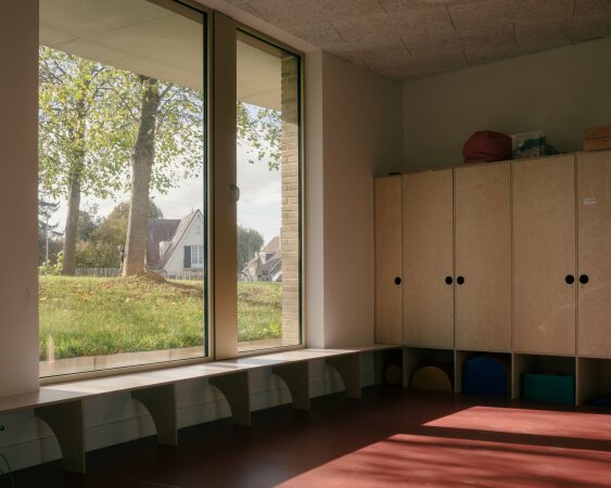 Kindergarten, Spielplatz und Mehrzweckhalle in Dilbeek