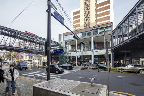 Fu�g�ngerbr�cken in Seoul von modostudio