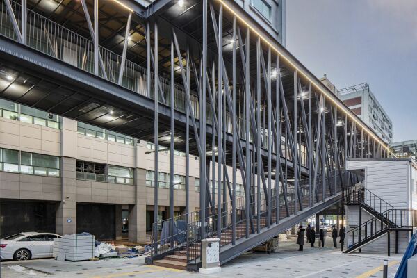 Fu�g�ngerbr�cken in Seoul von modostudio