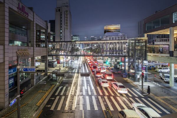 Fu�g�ngerbr�cken in Seoul von modostudio