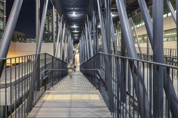 Fu�g�ngerbr�cken in Seoul von modostudio