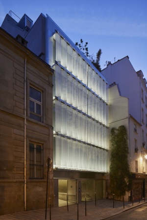 Wohn- und Gesch�ftshaus von Moussafir Architectes