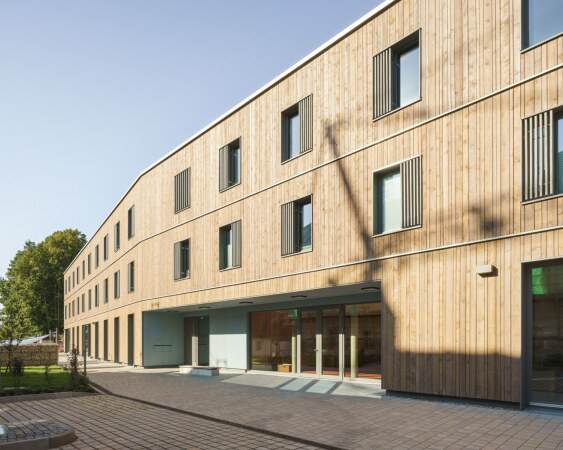 Anerkennung: Holzstrohhaus St. Wunibald  in der Benediktinerabtei Plankstetten von hirner & riehl  (München)