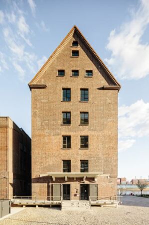 Anerkennung: Modernisierung und denkmalgerechte Instandsetzung eines ehemaligen Getreidespeichers in Hamburg von SEHW Architekten (Hamburg)