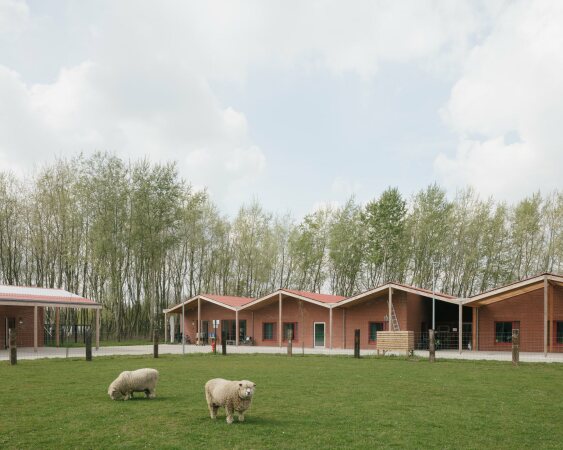 Pflegeheim bei Antwerpen von Nu Architectuuratelier