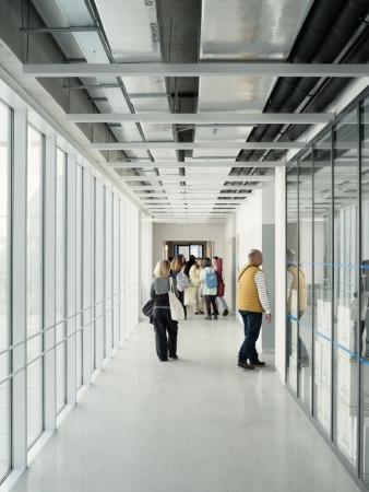 Hochschule in Valladolid von Estudio Gonz�lez Arquitectos