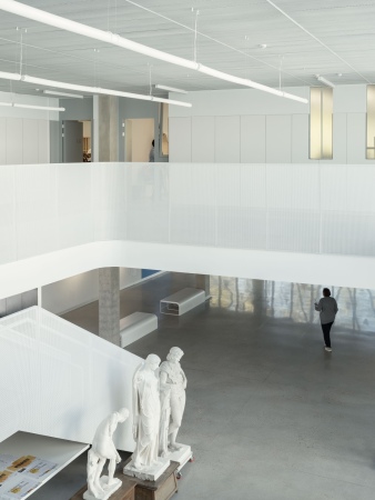 Hochschule in Valladolid von Estudio Gonz�lez Arquitectos