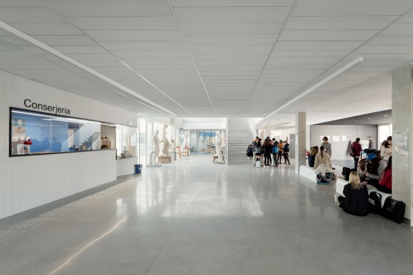 Hochschule in Valladolid von Estudio Gonz�lez Arquitectos