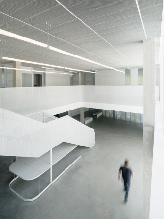 Hochschule in Valladolid von Estudio Gonz�lez Arquitectos