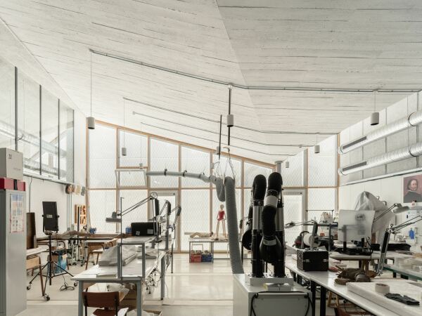 Hochschule in Valladolid von Estudio Gonz�lez Arquitectos