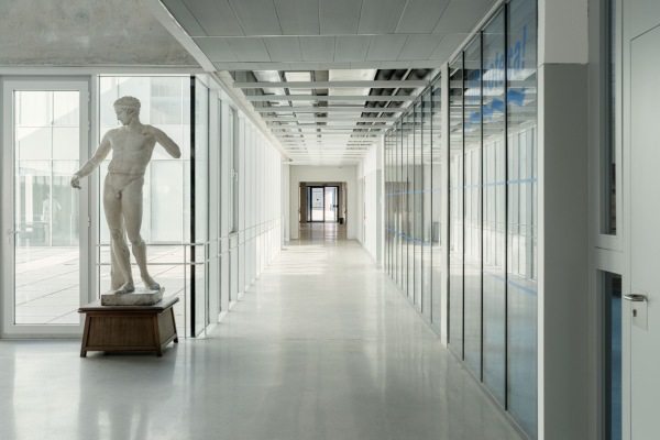 Hochschule in Valladolid von Estudio Gonz�lez Arquitectos