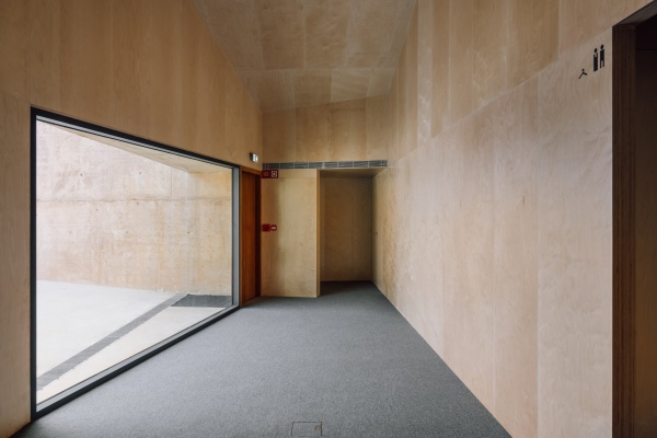 Umbau in Cascais von Miguel Marcelino