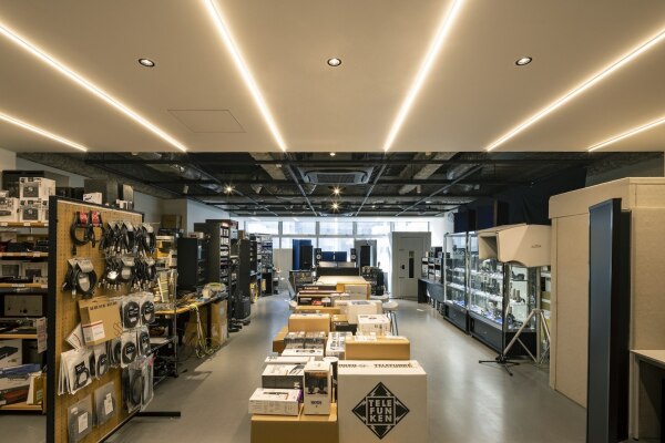 Studios und Laden von Aisaka Architects� Atelier