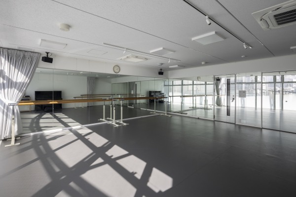 Studios und Laden von Aisaka Architects Atelier