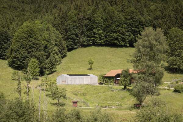 Anerkennung 1: Neubau einer Maschinen- und Ger�tescheune (Isny); Architektur: GMS Architekten (Isny); Bauherr: Hans-georg Schmitz (Isny)