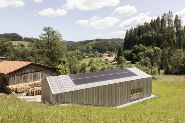 Anerkennung 1: Neubau einer Maschinen- und Gertescheune (Isny); Architektur: GMS Architekten (Isny); Bauherr: Hans-georg Schmitz (Isny)