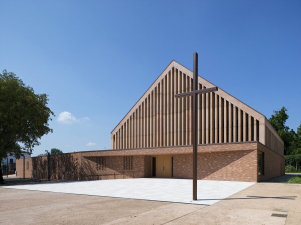 Kirche in Pegognaga von LR Architetti