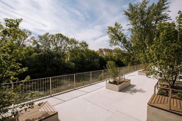 Bootshaus mit Freitreppe in Graz von Kuess Architektur