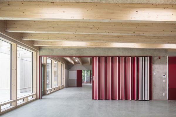 Trennwand zwischen zwei Gruppenr�umen