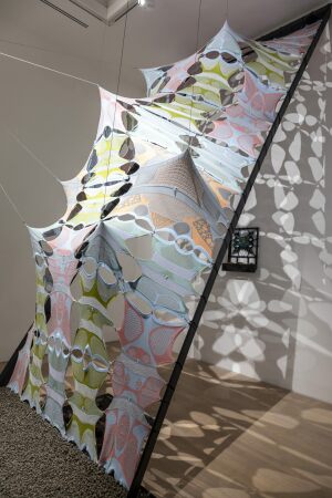 Besondere Erwhnung Nationaler Pavillon: Grobritannien. Beitrag Dancing Before the Moon von Jayden Ali, Joseph Henry, Meneesha Kellay und Sumitra Upham