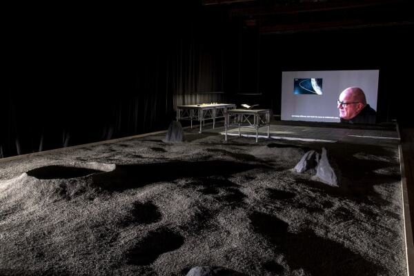 Perfekt inszeniert, spekulativ und etwas abgehoben prsentiert sich Luxemburg. Der Pavillon beschftigt sich mit den Herausforderungen und Chancen von Bodenschtzen auf dem Mond.