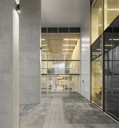 Krankenhaus in Girona von PMMT Arquitectura