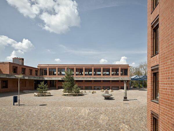 Schule in Cham von Baumgartner Loewe Architekten