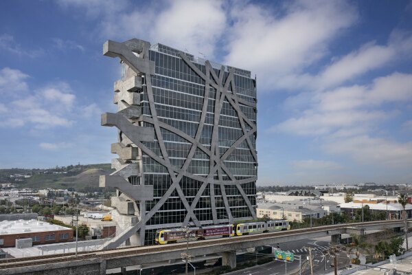 Brogebude in Los Angeles von Eric Owen Moss Architects