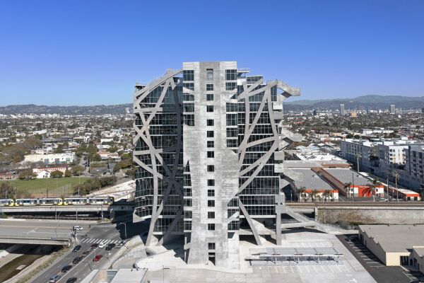 Bürogebäude in Los Angeles von Eric Owen Moss Architects