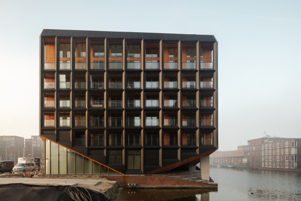 Wohngebude in Amsterdam-IJburg von Orange Architects