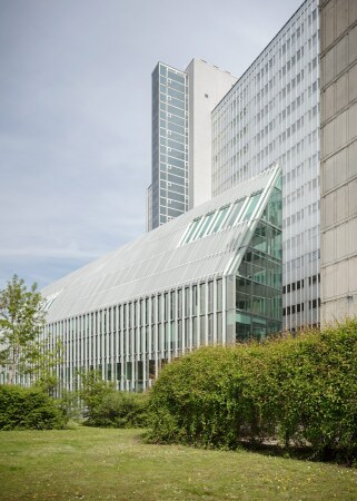 Erweiterungsbau �New Podium�