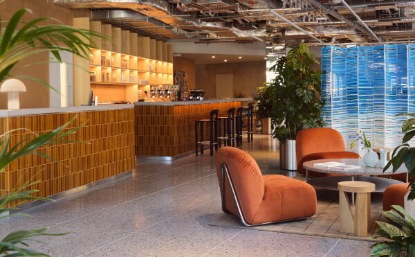 Interieur des Neubaus New Podium