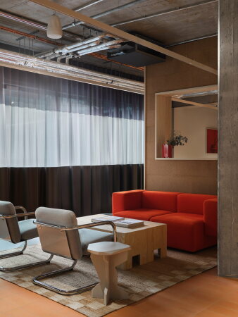 Interieur des Neubaus New Podium