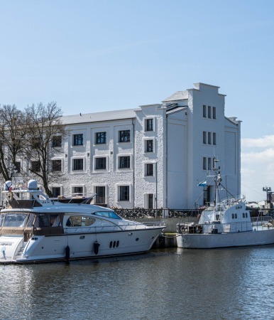 Nordsee-Zentrale von Haslob Kruse + Parter Architekten in Bremerhaven