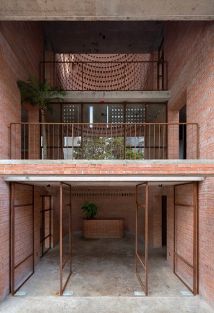 Brobau in Ho-Chi-Minh-Stadt von Tropical Space