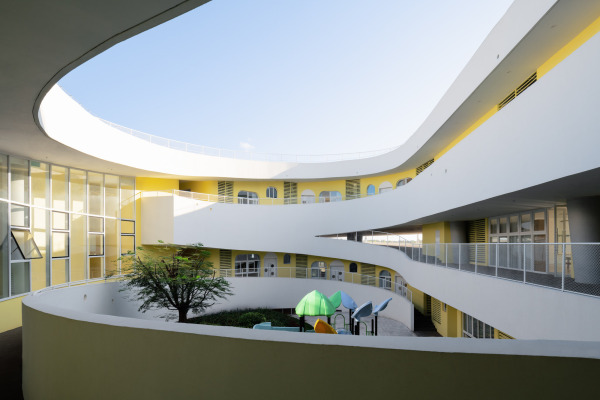 Schule und Kindergarten in Hainan von TAO