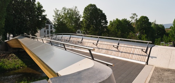 Fu- und Radwegbrcke in Balingen von Moxon Architects
