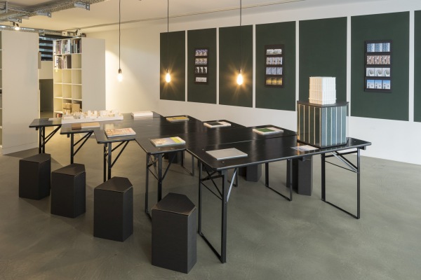 Ausstellungsansicht im b.zb