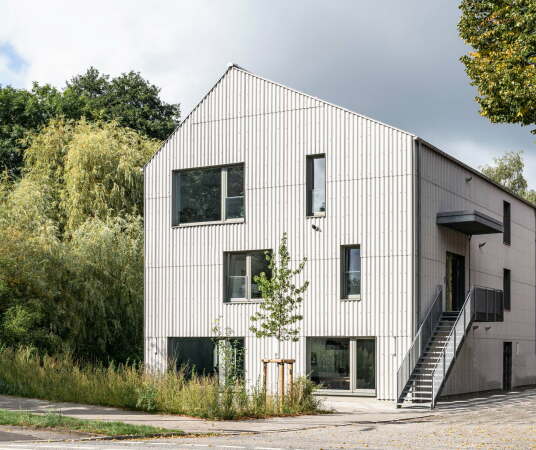 Jugendclub in Hamburg-Bergedorf von Mnch Architekten