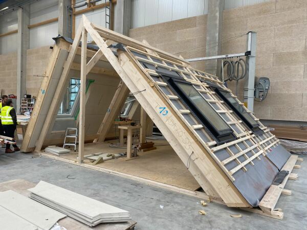 Auch die Dachelemente wurden im Werk vorgefertigt.