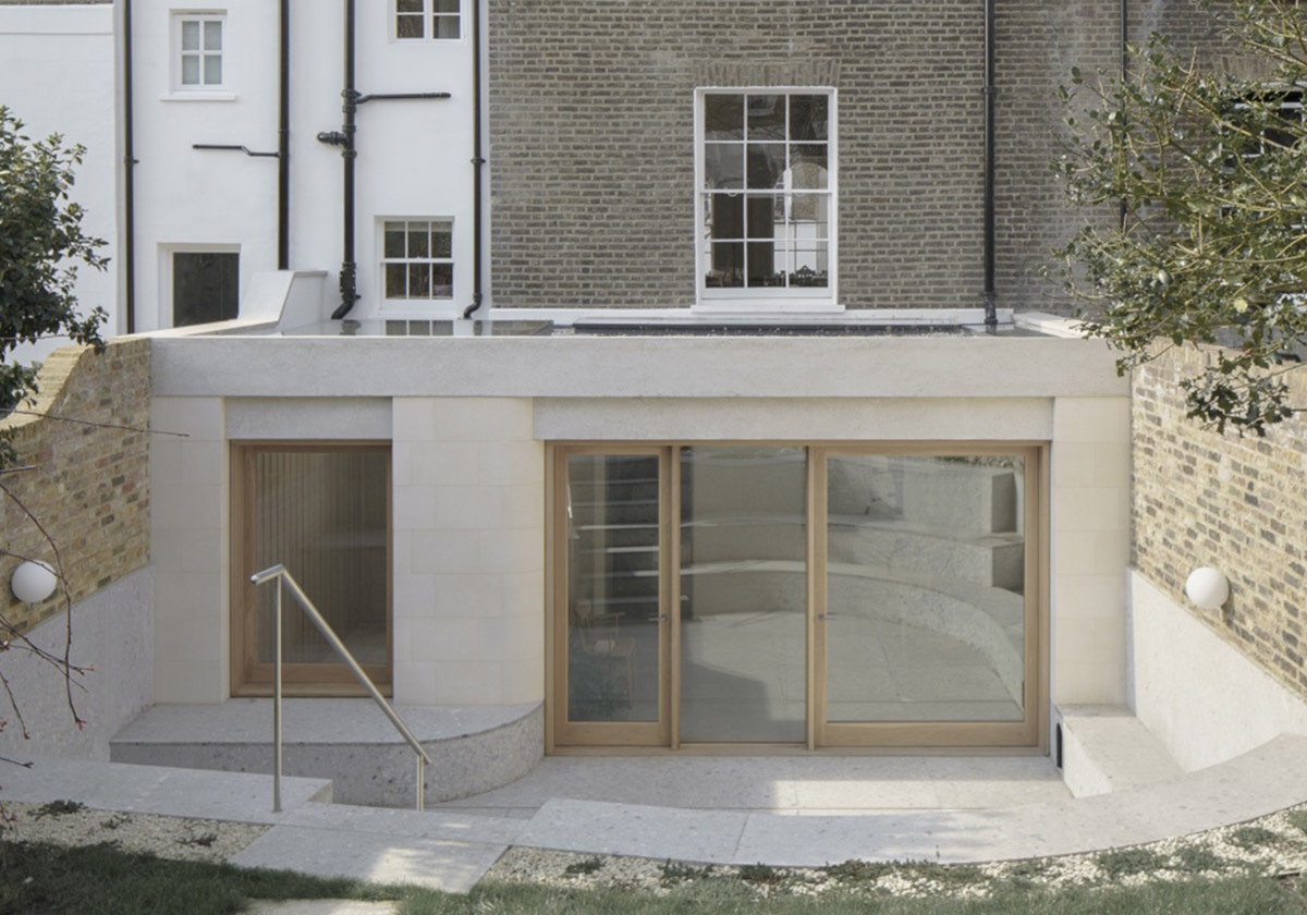 Steinerne Kontemplation im Reihenhaus - Erweiterung in London von Architecture for London