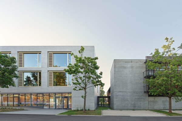 Brogebude in Stuttgart von Drei Architekten