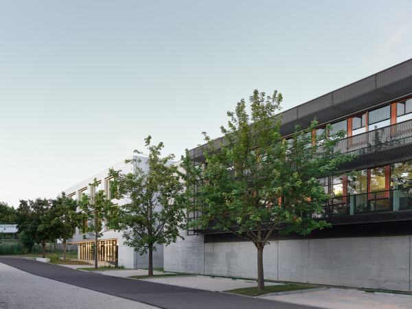 Brogebude in Stuttgart von Drei Architekten