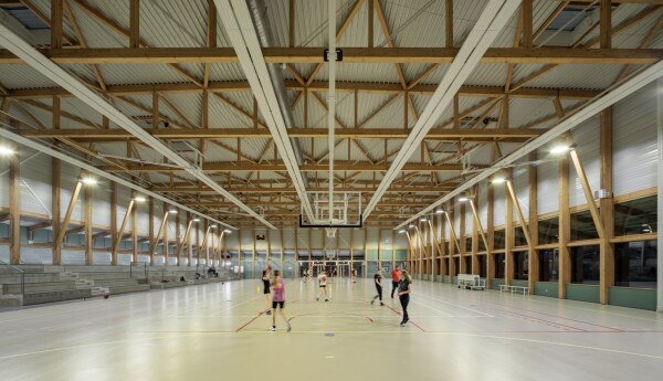 Sporthalle in Frankreich von Link Architectes