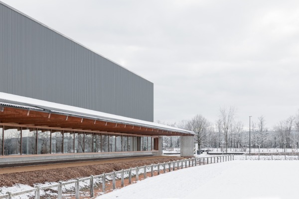 Sporthalle in Frankreich von Link Architectes