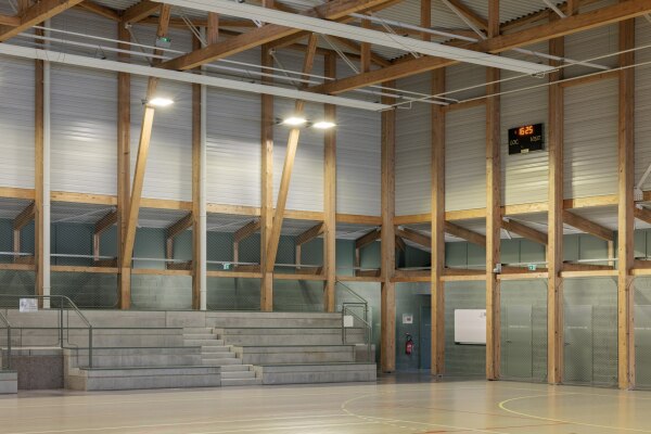 Sporthalle in Frankreich von Link Architectes